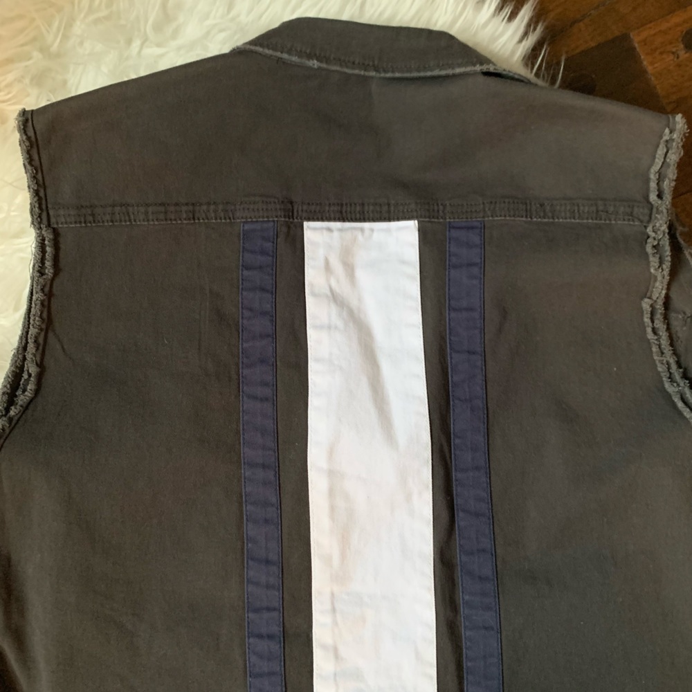 Boho style utility vest in dark gray with contrast white blue stripes on back - Picture 13 of 15